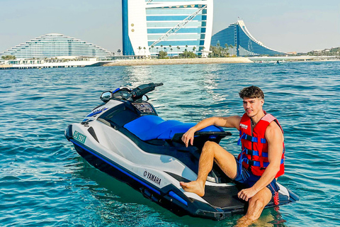 迪拜：体验摩托艇畅游阿拉伯酋长酒店+图片&amp;视频30分钟喷气式摩托艇前往帆船酒店