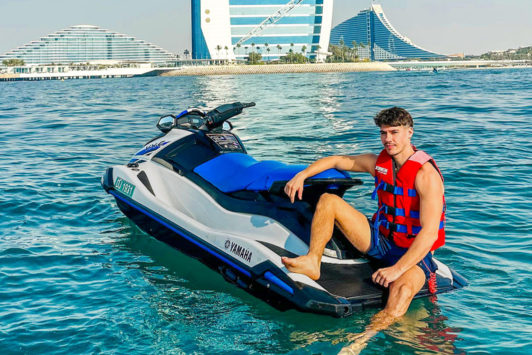 迪拜：体验摩托艇畅游阿拉伯酋长酒店+图片&amp;视频30分钟喷气式摩托艇前往帆船酒店