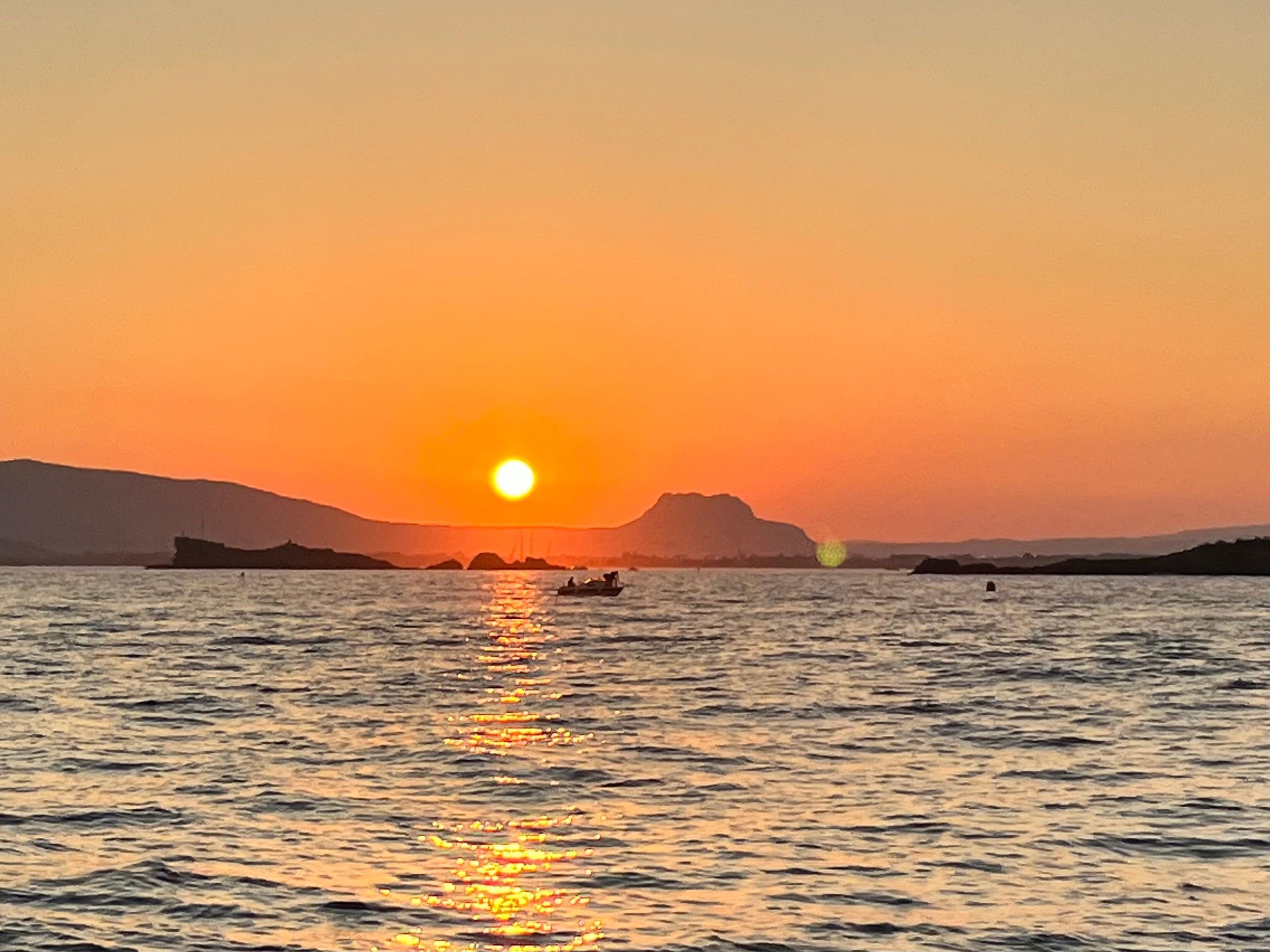 Saint-Raphaël: Estérel & Rote Felsen – Sunset-Apéro By Simone