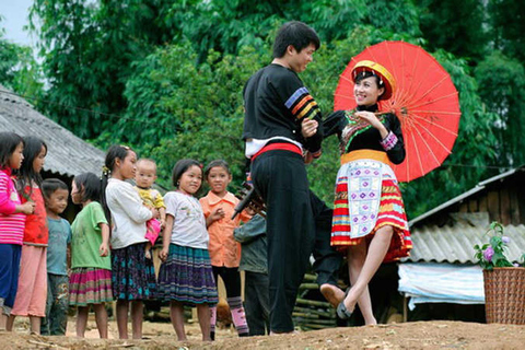 Hanoi: Transfer to/from Sapa by Luxury Private Car Round-trip private car between Hanoi and Sapa