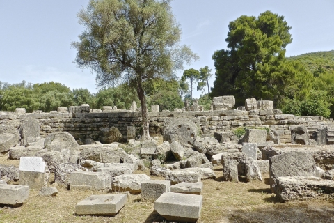 Olympia's Treasures: archeologische edelstenen en kustschoonheid