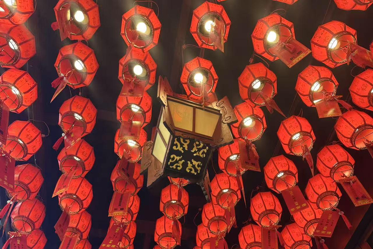 Shanghai: 3-hour Street Food and Temple Tour