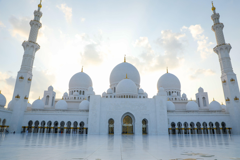 Abu Dhabi: Professional Photoshoot at Sheikh Zayed Mosque