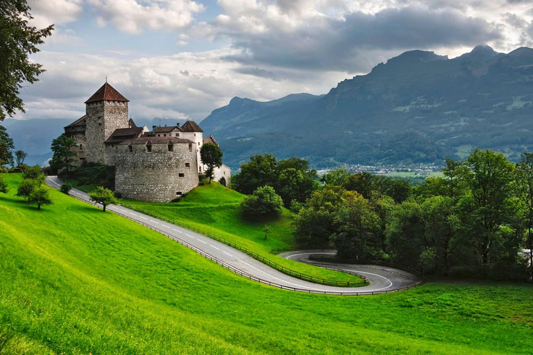 From Lucerne: 4-Country Day Trip by Mercedes-Benz V-Class