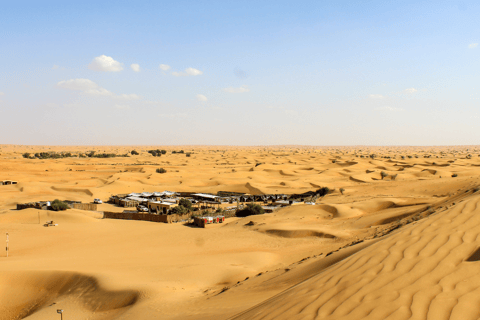 Muscat: Wahiba Sands Desert Sunset 4x4 Tour z kolacjąWycieczka prywatna