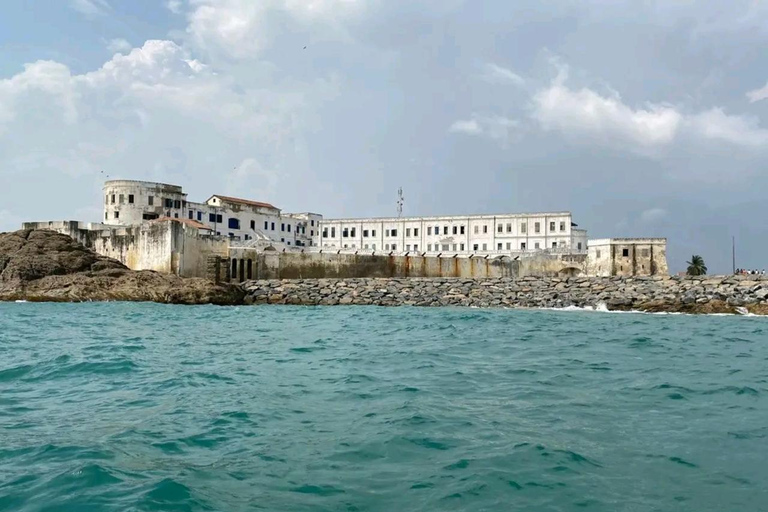From Lagos: Ghana Castles & Kakum Park with Local Tour Guide