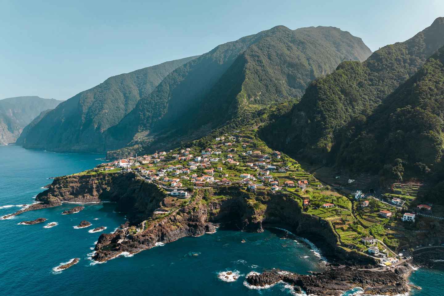 「マデイラ: ジープで巡る自然プールと絶景の旅」