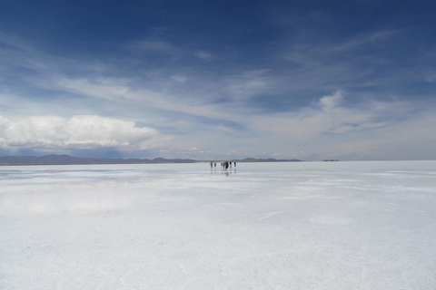 From San Pedro de Atacama: 3-Day Uyuni Salt Flats Tour