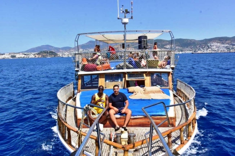 Bodrum: Bootstour zu den Stränden und Inseln mit Mittagessen