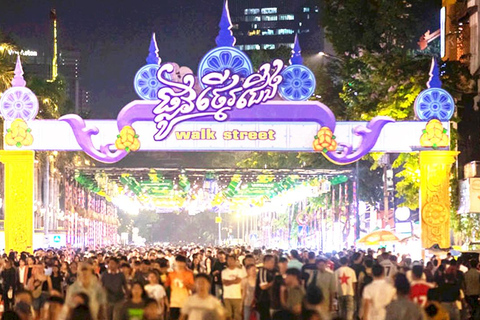 جولة سير في بنوم بنه: التاريخ والثقافة والفن وطعام الشوارع