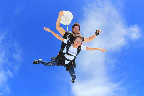 Pattaya-Bangkok Tandem Skydive with Ocean Views VIP Package