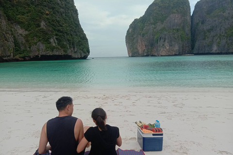 Phuket to Phi Phi Full-Day Luxury Speed Boat Charter Phuket: Private Full-Day Speed Boat Charter