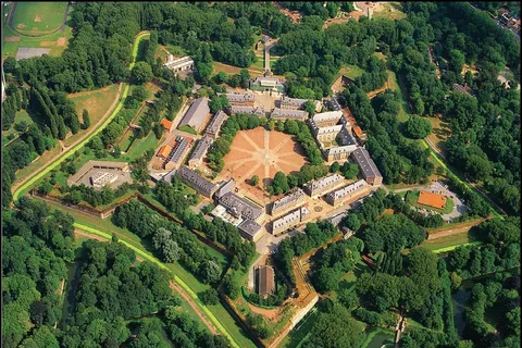 De Bruxelas: Viagem de 1 dia a Lille, Cambrai e Quesnoy