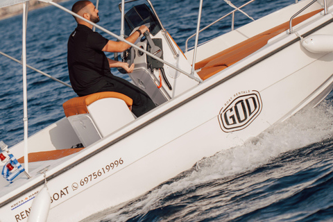 Crete: Almyrida Bay Self-Drive Boat Rental with Briefing Crete: SUNSET Almyrida Bay Self-Drive Boat Rental