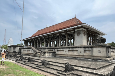 Colombo Private City Tour with Expert Local Guide