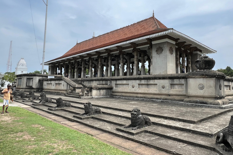 Colombo Private City Tour with Expert Local Guide