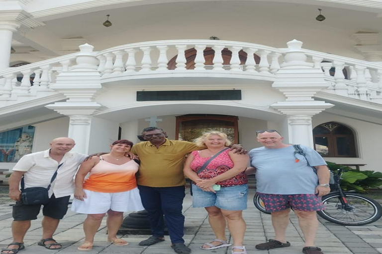 Kochi: Tuk-Tuk-Ausflug mit versteckten SchätzenKochi: Ausflug mit dem Tuk-Tuk zu versteckten Schätzen