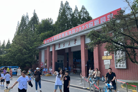 Visite guidée pour les étudiants de l&#039;université de Fudan