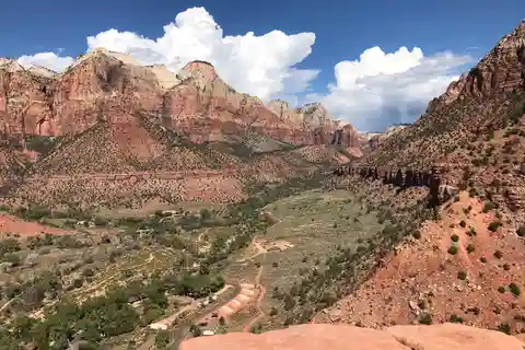 Zion National Park 5-hour Tour: Hike and Drive