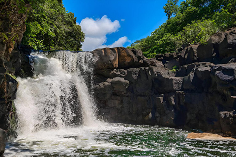 Trou d&#039;Eau Douce: CataSpeed Cruise to Ile aux CerfsPRIVATE TOUR