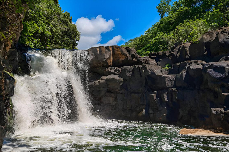 Trou d'Eau Douce: CataSpeed Cruise to Ile aux Cerfs PRIVATE TOUR