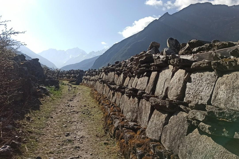 Kathmandu: 9-Day Langtang Gosaikunda Trek with Transfers 9DayLangTangGosain