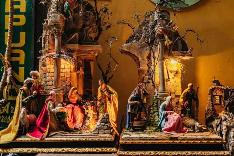 Naples: visite historique des origines, des cultes et des légendesVisite partagée en italien