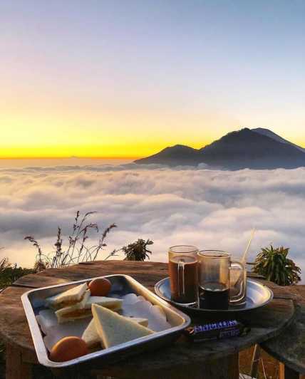 Amanecer de senderismo en el monte Batur-Primavera caliente-Plantaciones de café