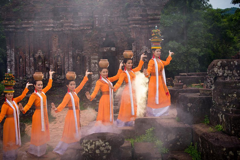 Prywatny samochód do Sanktuarium My Son przez pół dnia z Hoi An/Da NangWyjazd prywatnym samochodem z Hoi An