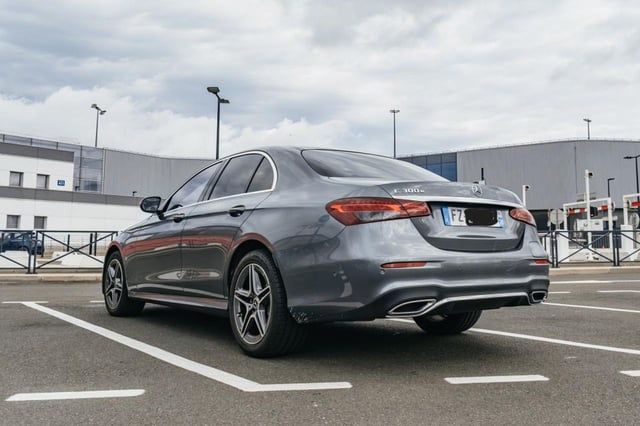 París: traslado privado prémium desde o hacia el aeropuerto CDG