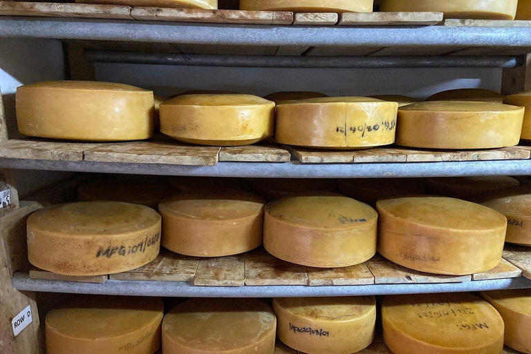 Nairobi: Brown's Cheese Tasting Room Tour with Lunch