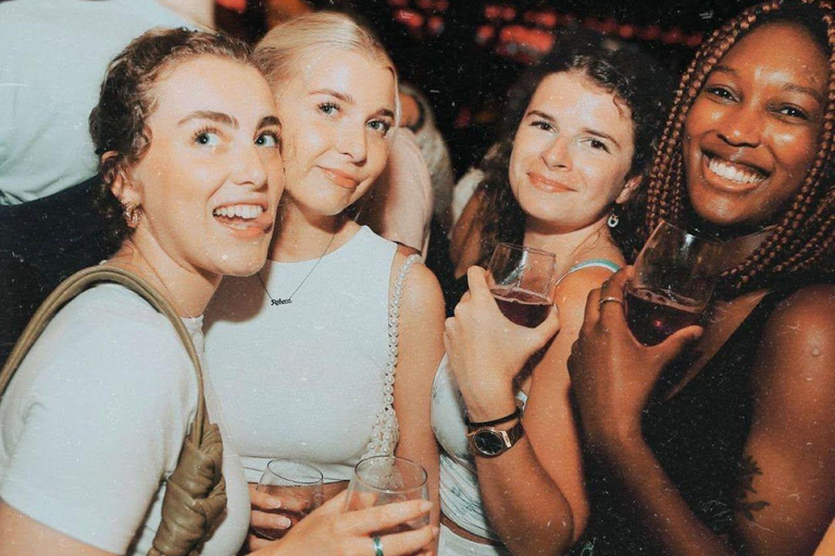 Málaga: Pub Crawl Málaga Madness