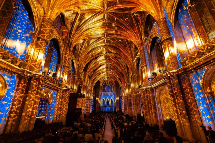 Cathédrale de Bordeaux: Spectacle immersif son et lumière – LUMINISCENCE. Foto: GetYourGuide