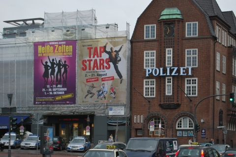 Hamburgo: tour guiado privado de 2 horas en su propio autobúsGuía turístico de habla alemana