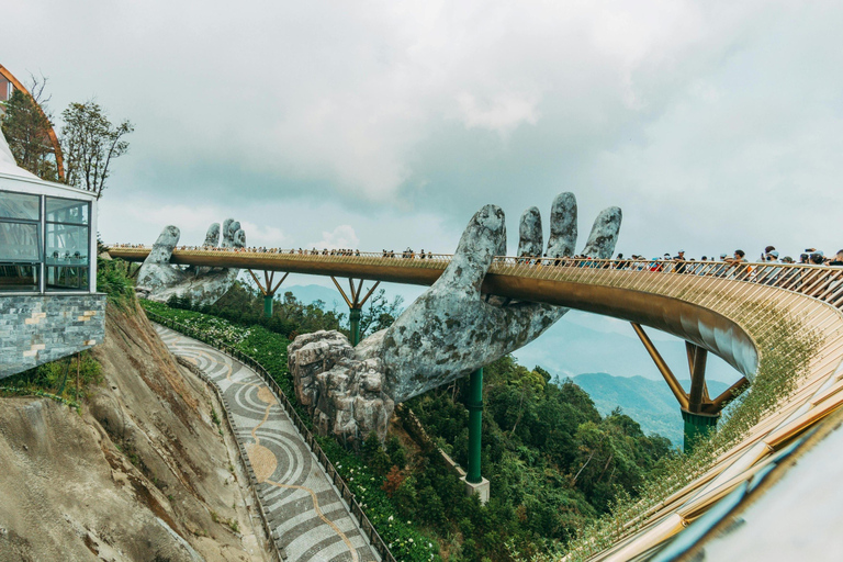 Da Nang: Excursão de um dia às Ba Na Hills e à Ponte DouradaViagem para Ba Na Hills e Golden Bridge sem almoço (grupo de 12 pessoas)