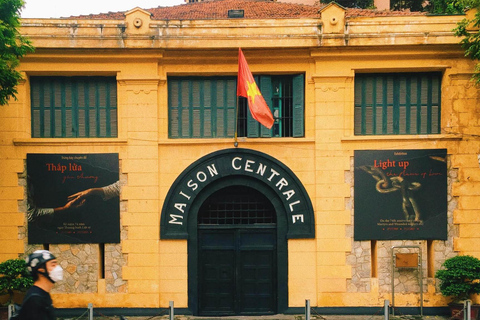 Hanói: Museu dos restos da guerra do Vietname e rua do comboio local