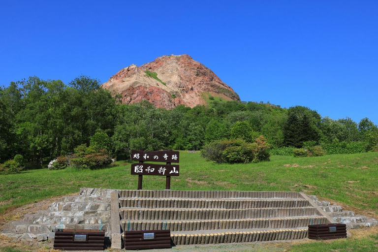 Hokkaido 1-Day Tour: Mt. Showa, Lake Toya & Noboribetsu