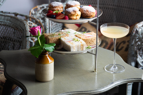 Oxford: tè pomeridiano di lusso con vista sul fiumeHigh Tea pomeridiano tradizionale britannico lungo il fiume