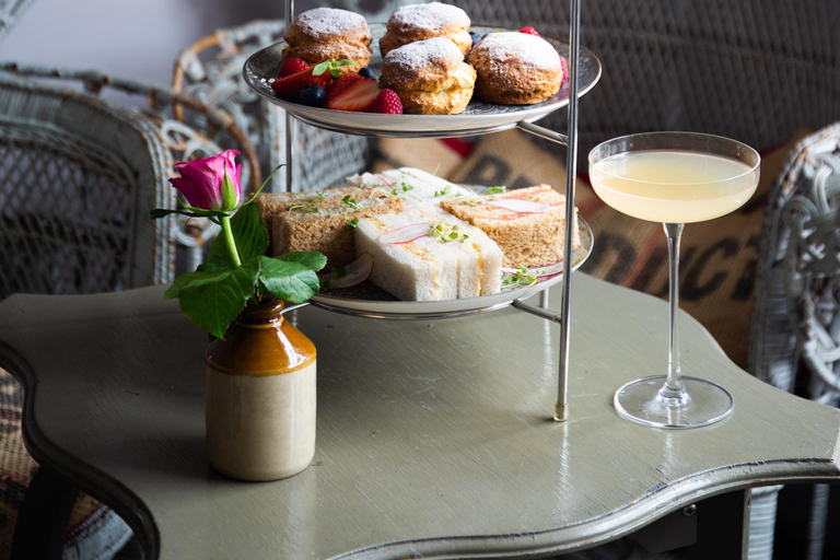 Oxford : Thé de l'après-midi de luxe avec vue sur la rivièreHigh Tea britannique traditionnel de l'après-midi au bord de la rivière