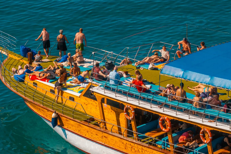 Alanya: Relaxing Boat Tour with Lunch and Soft Drinks