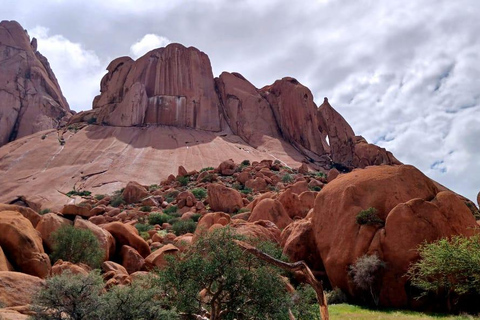 Spitzkoppe & Desert Magic: Arches, Art & Sunset Views