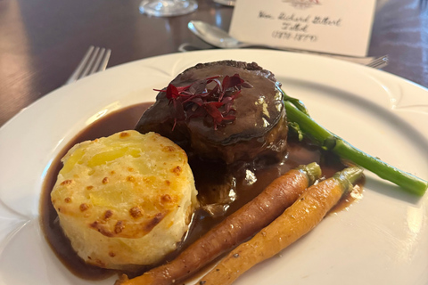 Dublin: Malahide Castle Hunt Dinner with Drinks Dublin: Malahide Castle Hunt Vegetarian Dinner with Drinks