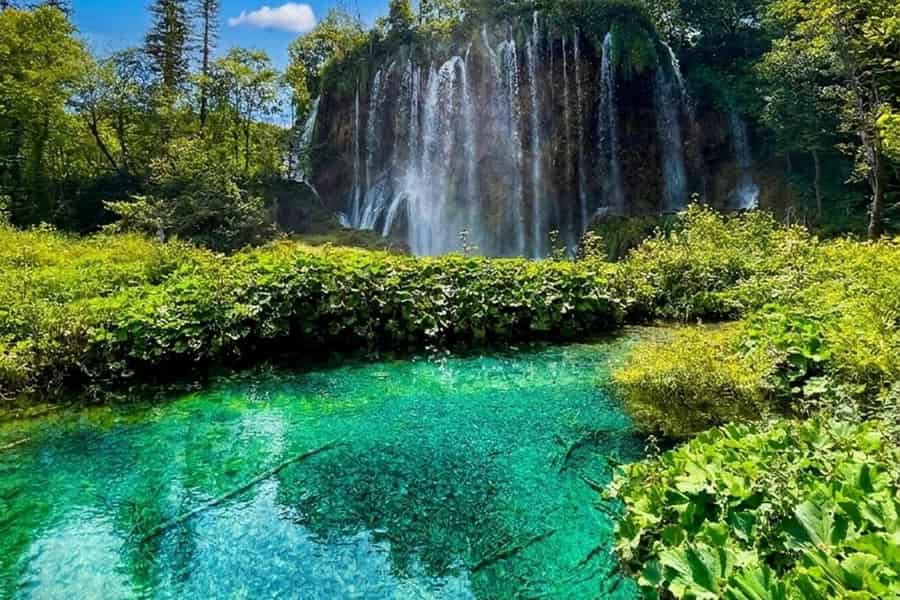 Zagreb: Plitvicer Seen & Rastoke – Tagestour zum Wassermühlendorf. Foto: GetYourGuide Zagreb: Plitvicer Seen & Rastoke – Tagestour zum Wassermühlendorf. Foto: GetYourGuide