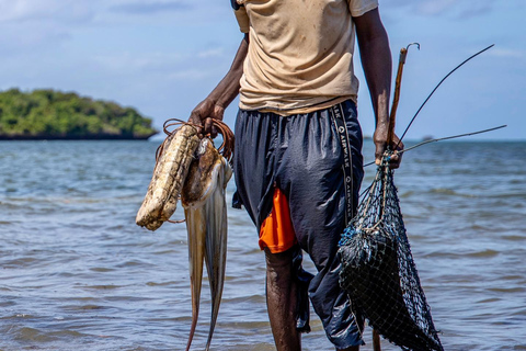 Diani: Wasini Insel, Schnorcheln &amp; Shimoni Sklavenhöhlen Tour