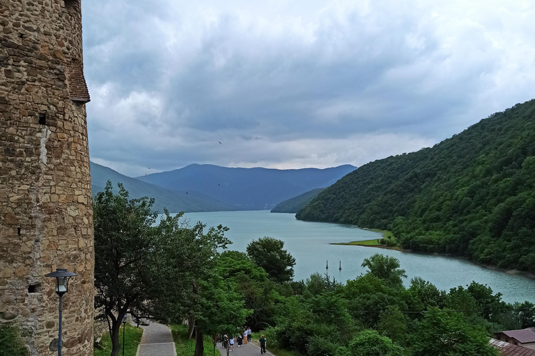 山地之旅：卡兹别吉、阿纳努里、格尔格蒂、古道里、日内瓦利卡兹别吉