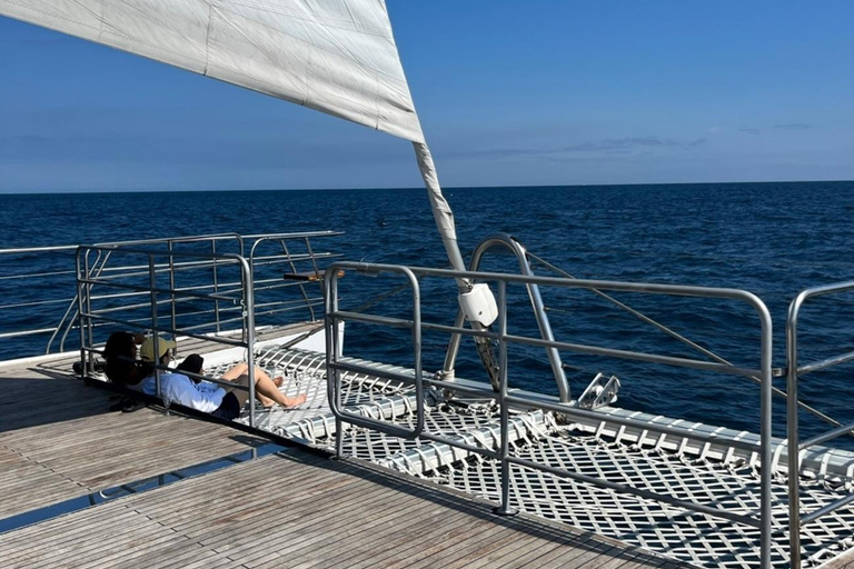 Jeju: Yacht Tour with Optional Sunset or Haenyeo Experience Sunset Tour