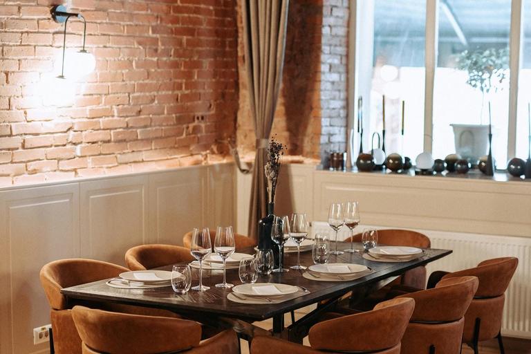 Brașov: New Year's Eve Dinner with Open Bar and Live Music New Year's Eve Dinner with Open Bar and Live Music