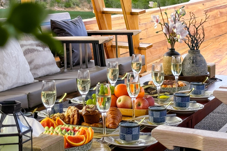 Labuan Bajo: Komodo Islands Tour with Luxury Open Deck Boat