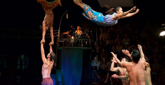 Siem Reap: Phare Circus Ticket with Round-Trip Tuk-Tuk