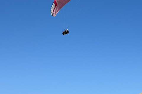 Huacachina: Paragliding over the Peruvian desert